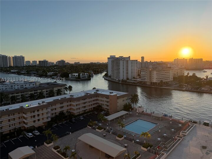 Property Photo:  1865 S Ocean Dr 14I  FL 33009 