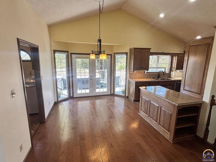 Property Photo:  92 Lakeshore Dr  KS 66861 