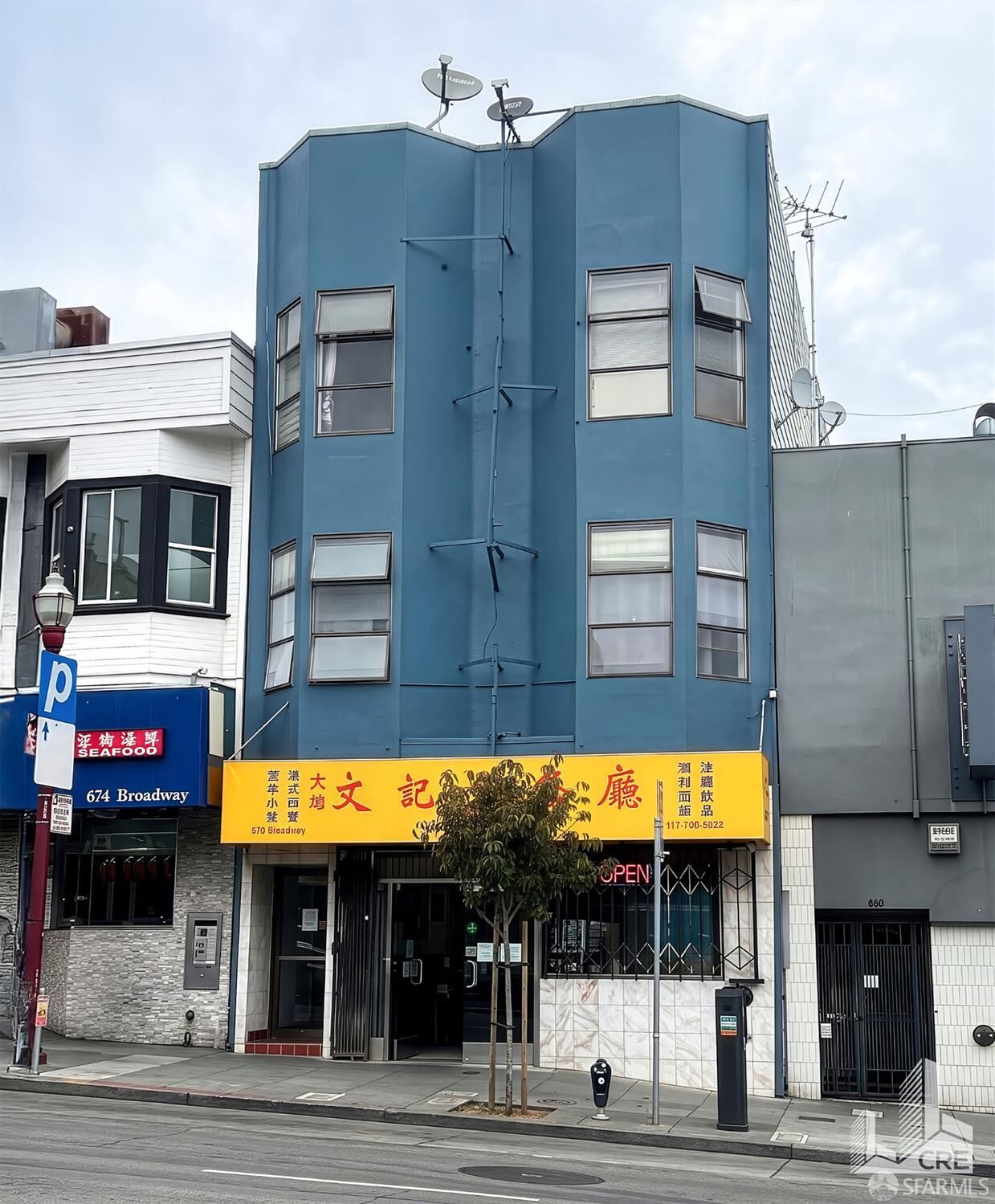 Property Photo: 670 Broadway CA 94133