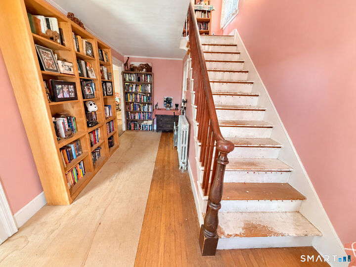 Property Photo:  19 Walnut Street  CT 06098 