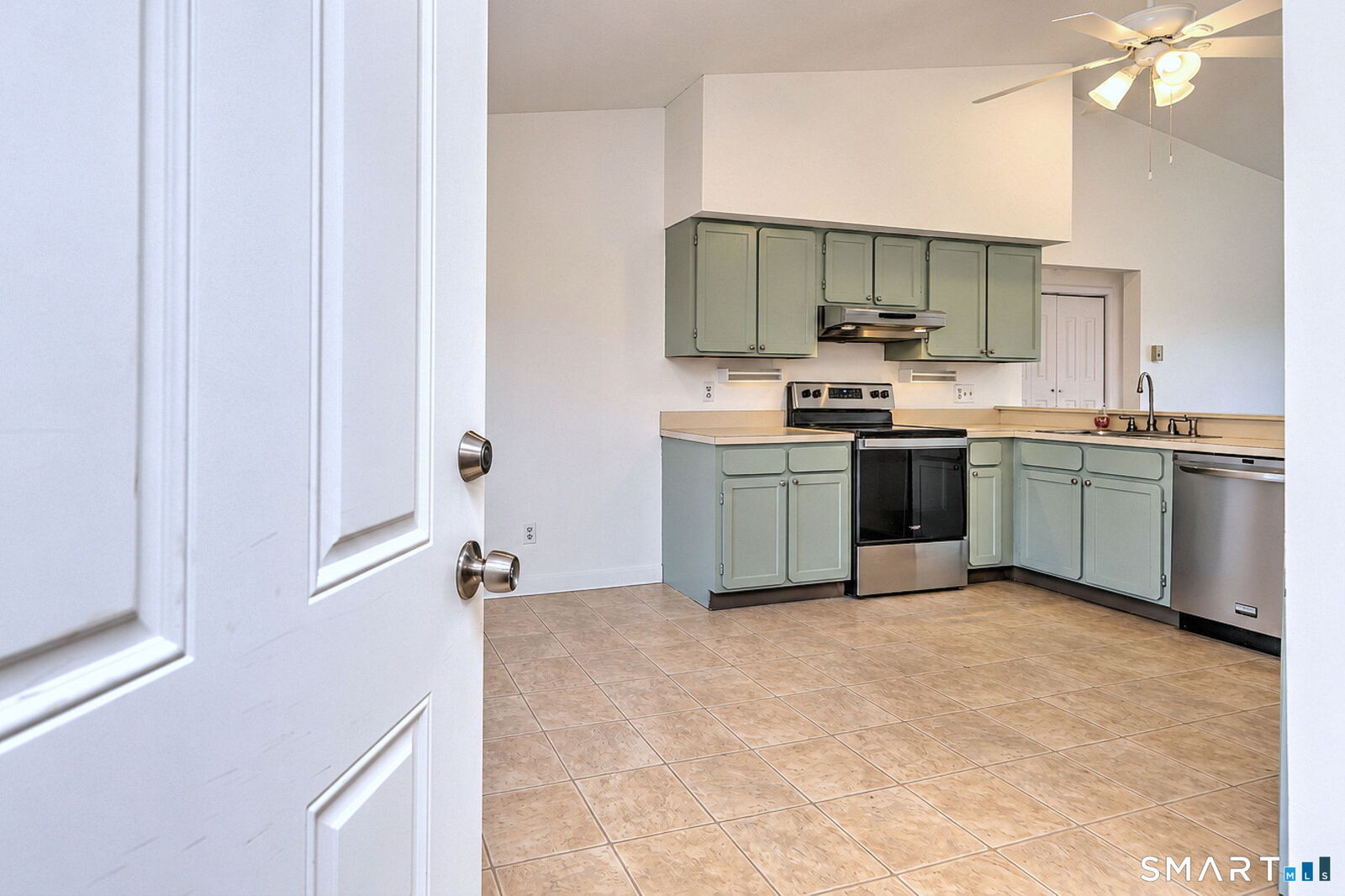 Property Photo: 330 Savin Avenue 40 CT 06516