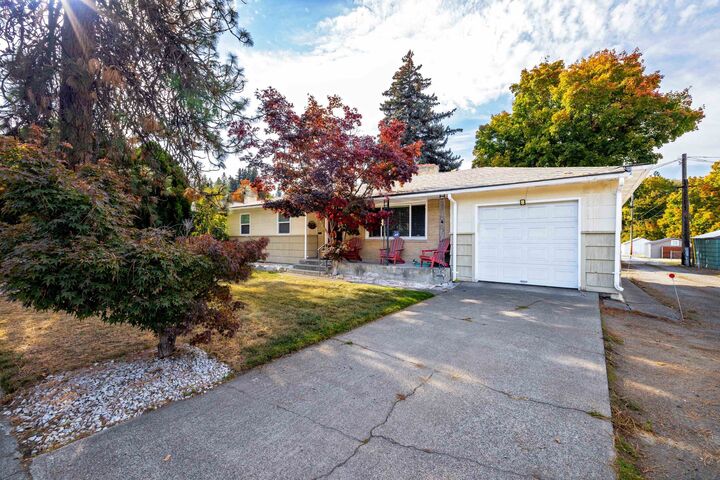 Property Photo: 902 S Freya St WA 99202