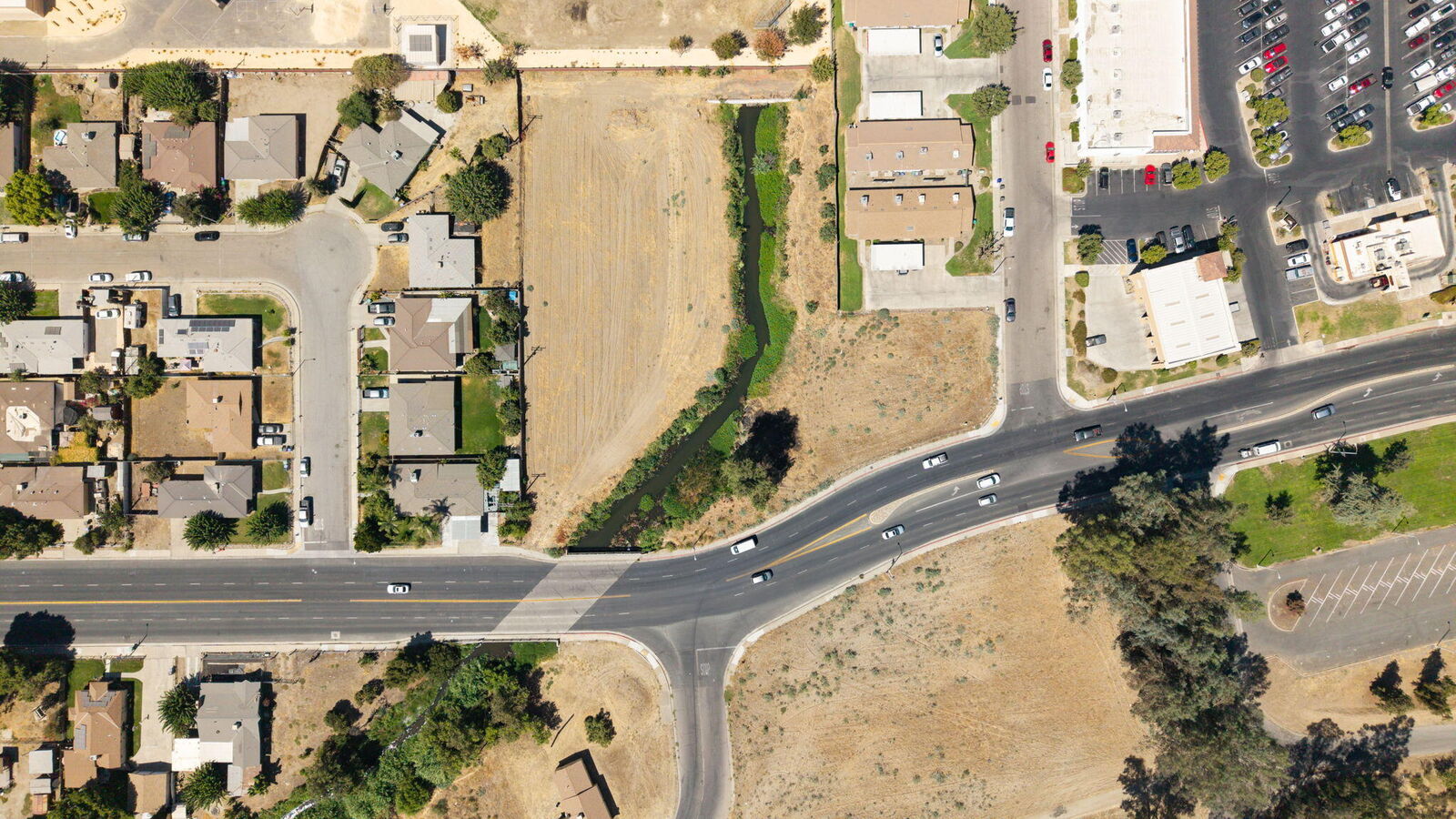 Property Photo: 363 Eastridge Circle CA 93257