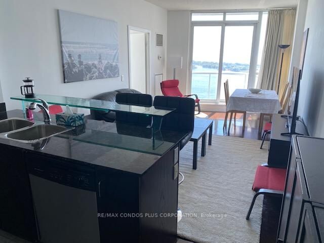 Property Photo:  218 Queens Quay W 2408  ON M5J 2Y6 