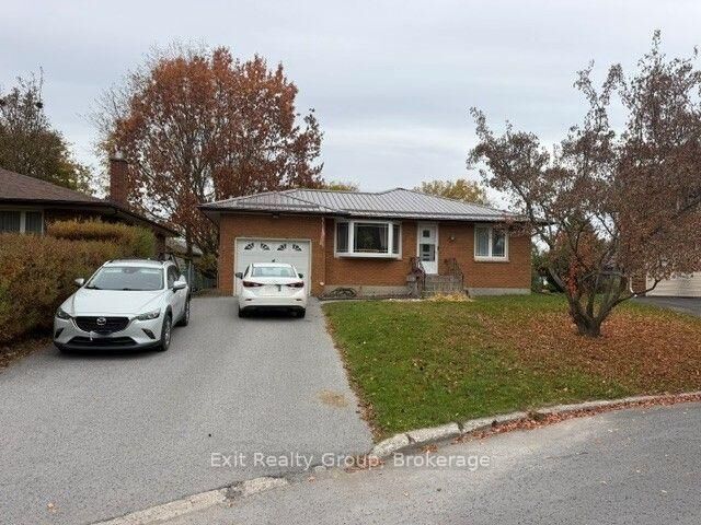 Property Photo:  14 Ernest Court  ON K8P 4H7 