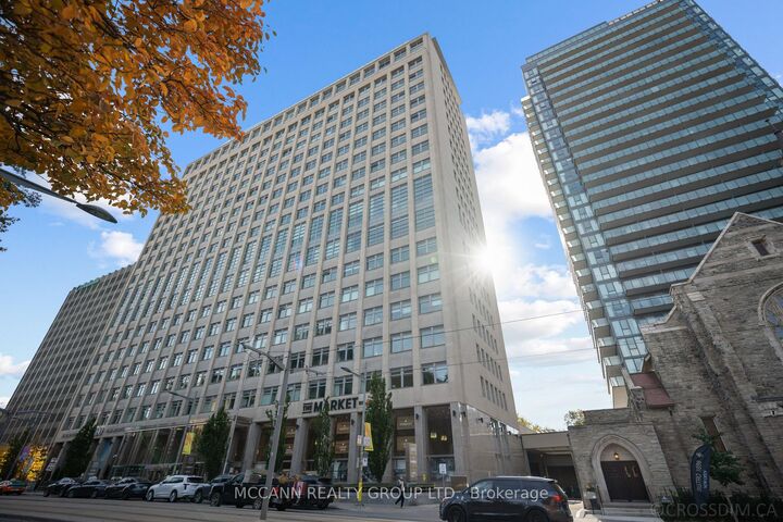 Property Photo: 111 St Clair Avenue W 1602 ON M4V 1N5
