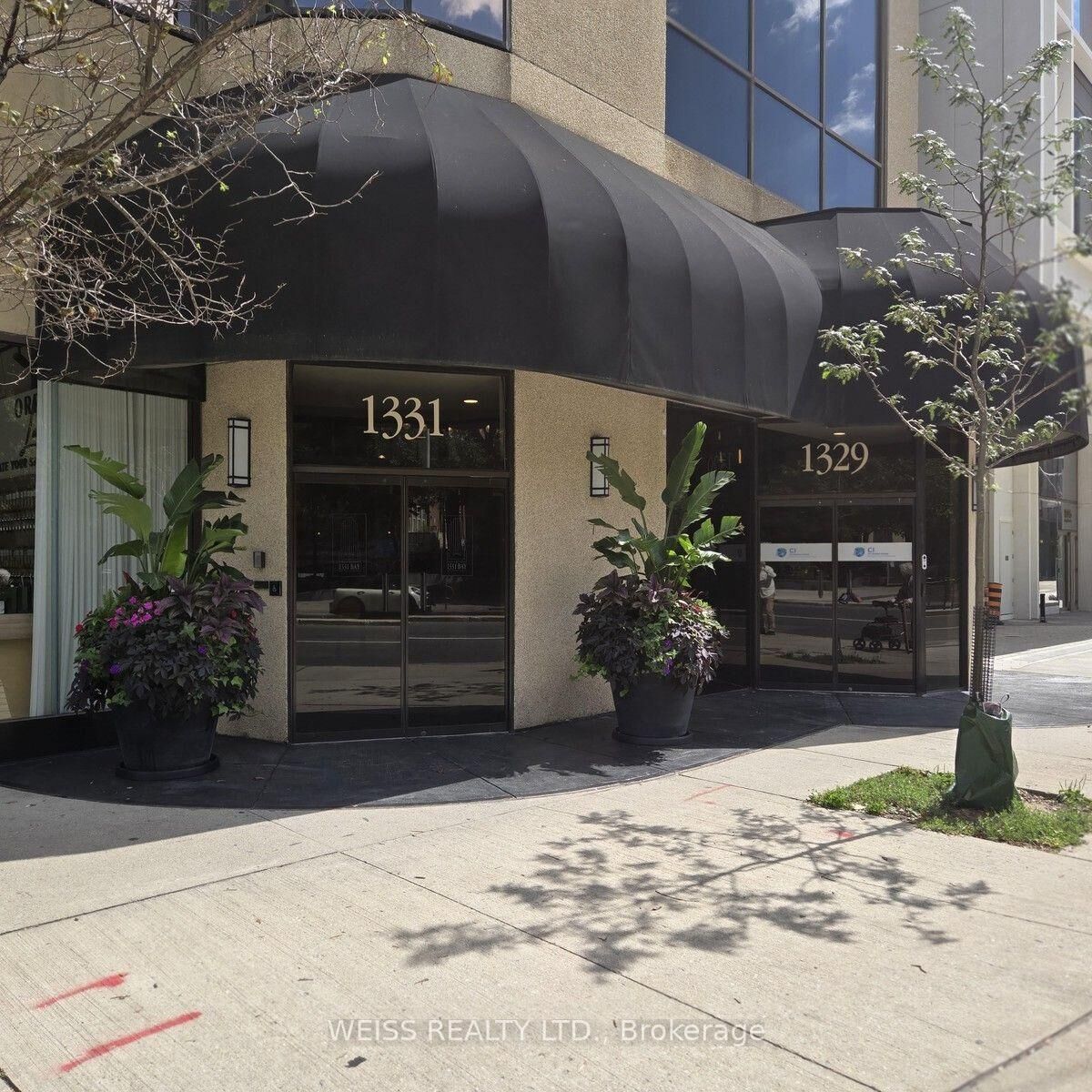 Property Photo:  1331 Bay Street SE 904  ON M5R 2C4 
