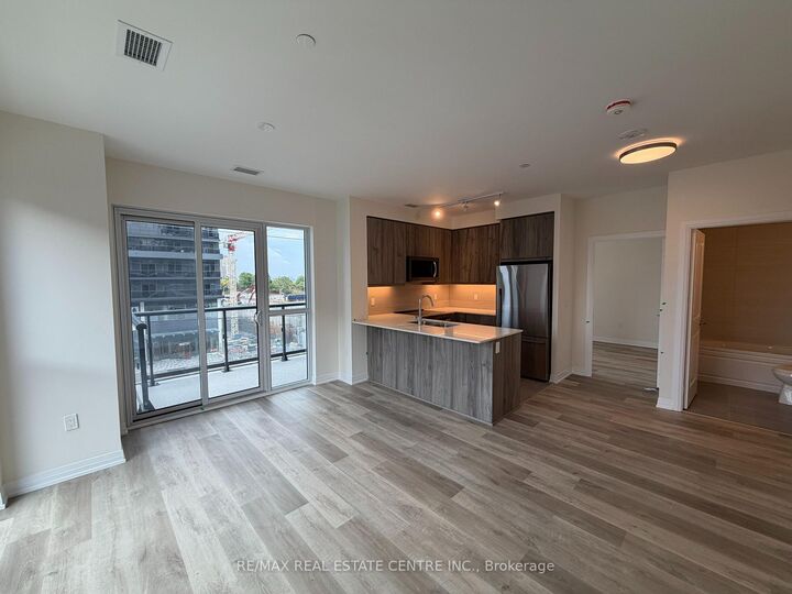 Property Photo:  15 Watergarden Drive 420  ON L5R 0H4 