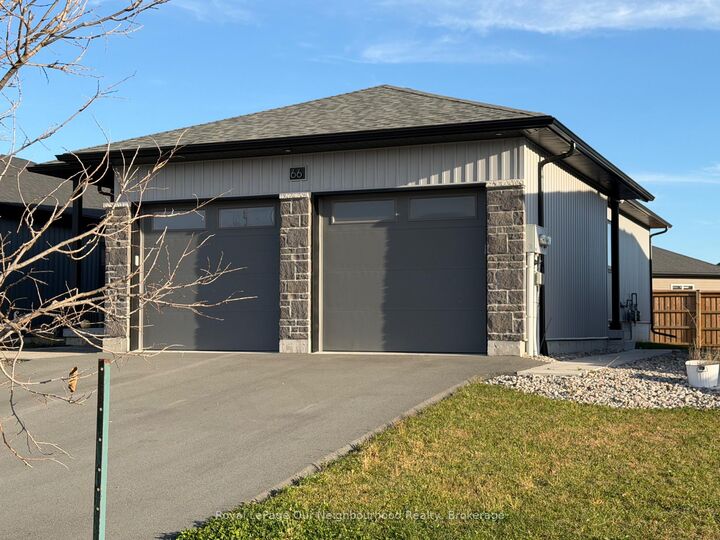 Property Photo:  66 Hastings Park Drive  ON K8P 0J2 