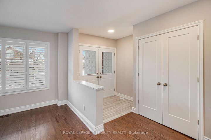 Property Photo:  411 Deer View Avenue  ON K1T 0B8 