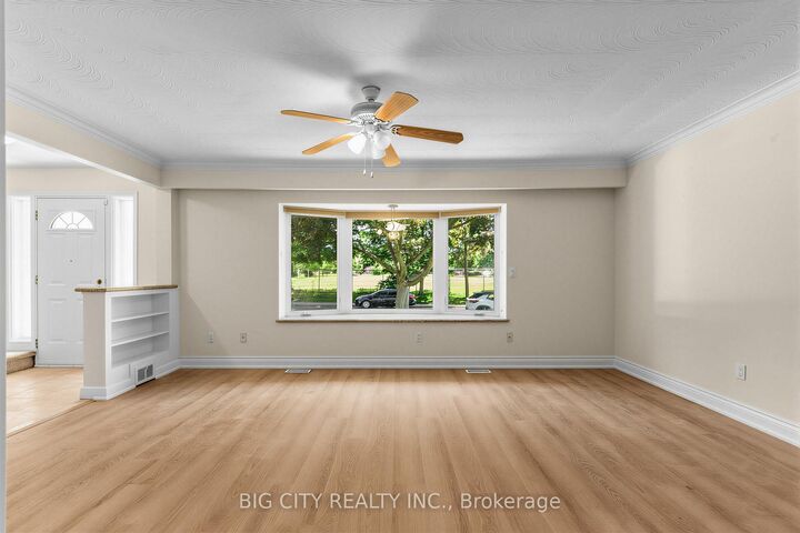 Property Photo:  30 Lozoway Drive  ON M1K 2Y4 