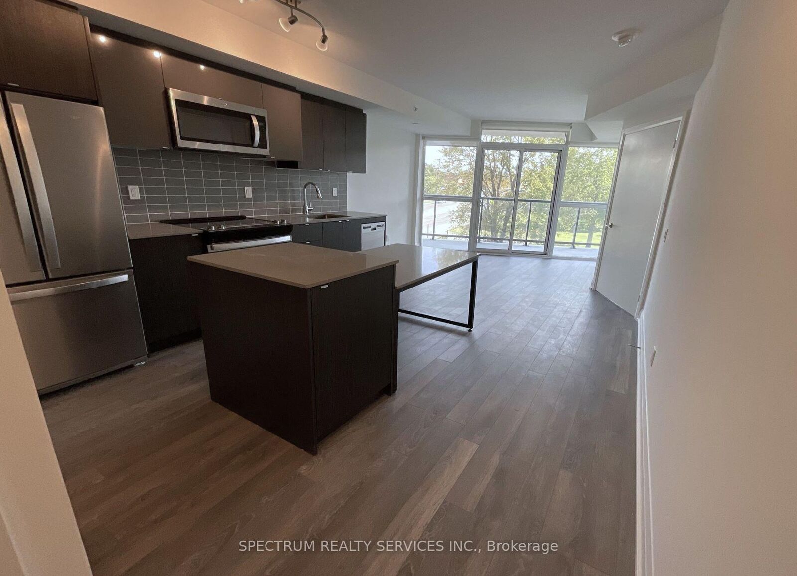 Property Photo:  1461 Lawrence Avenue W 306  ON M6L 0A6 