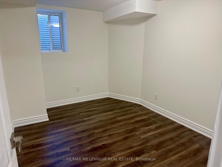 Property Photo:  1527 Princelea Place Bsmt  ON L5M 3N9 