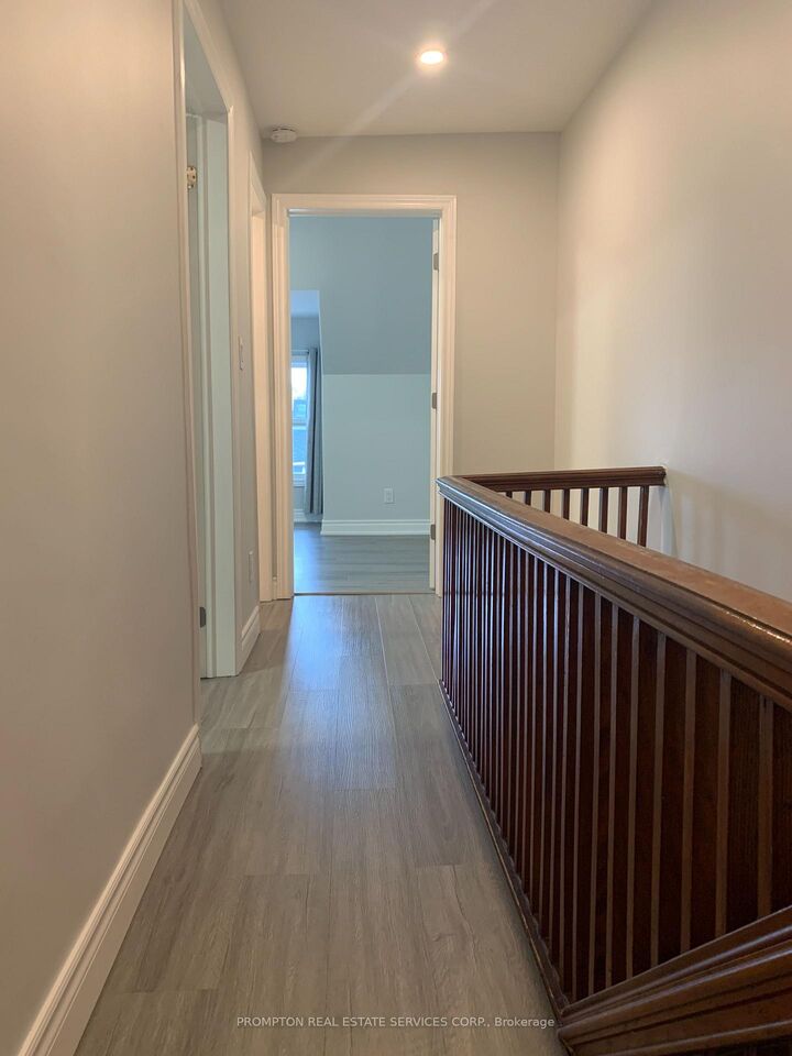Property Photo:  700 Dufferin Street  ON M6K 2B7 