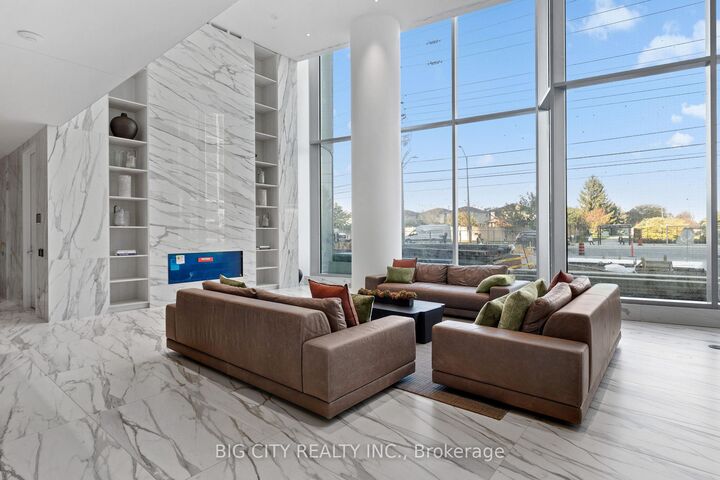 Property Photo:  448 Burnhamthrope Road W 3003  ON L5B 0R4 