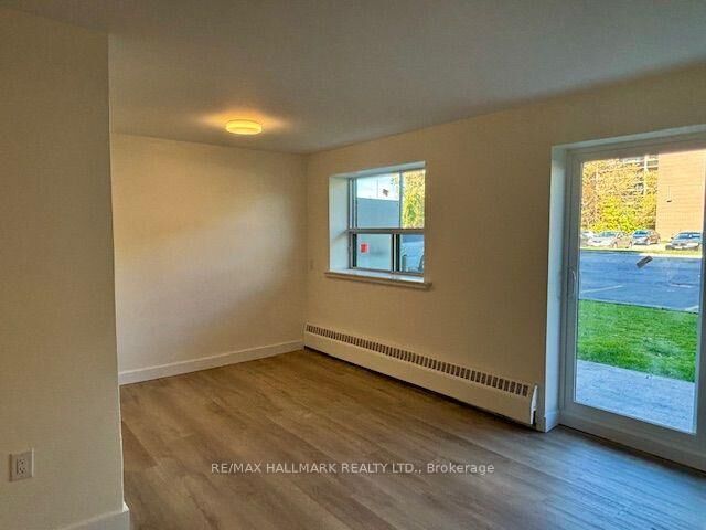 Property Photo:  515 North Service Road 2-109  ON L5A 1B3 