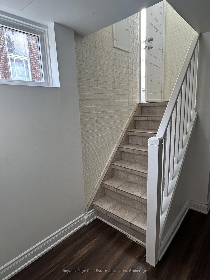 Property Photo:  1590 Coram Crescent  ON L4X 1K9 