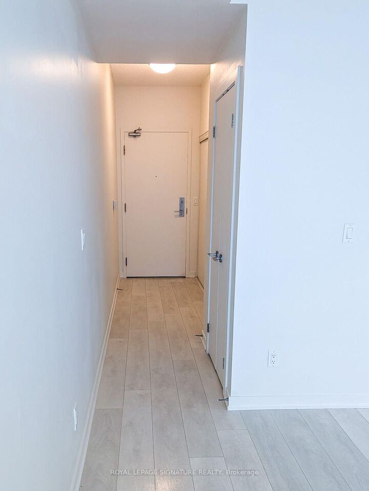 Property Photo:  55 East Liberty Street 919  ON M6K 3P9 