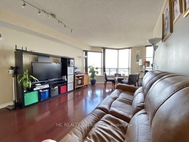 Property Photo:  9015 Leslie Street 710  ON L4B 3B6 