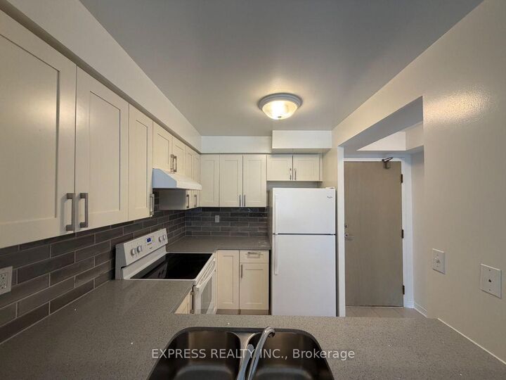 Property Photo:  942 Yonge Street 219  ON M4W 3S8 