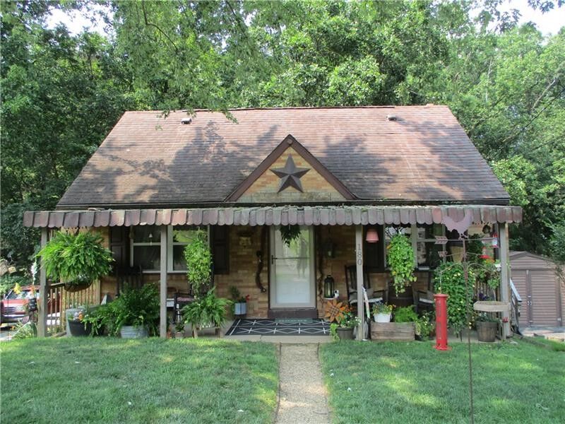 Property Photo: 180 Forest Dr PA 15642