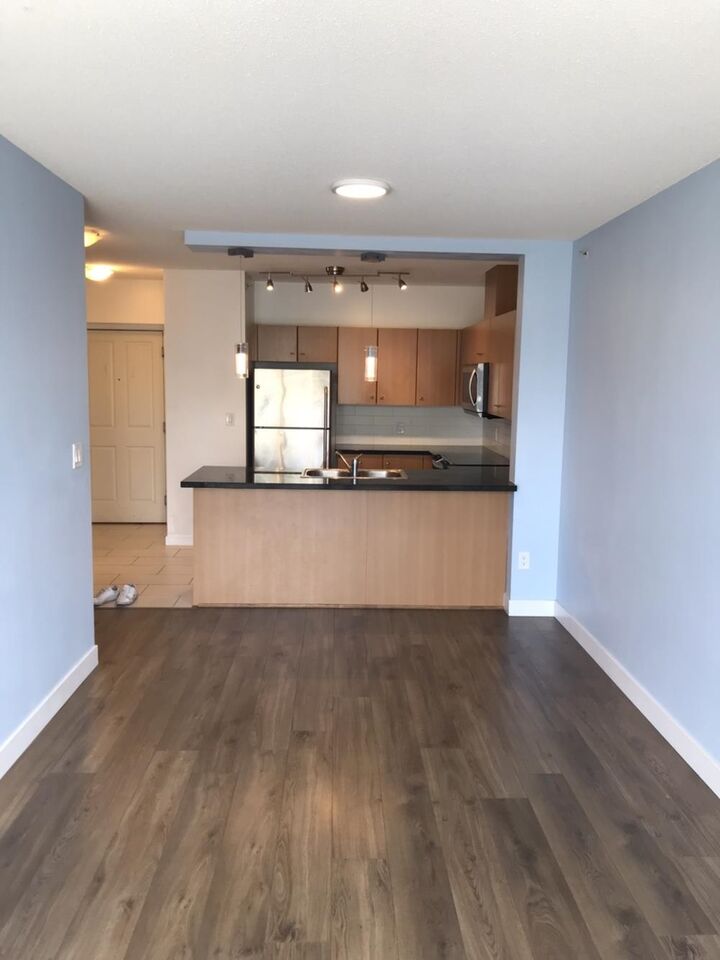 Property Photo:  511 Rochester Avenue 301  BC V3K 0A2 