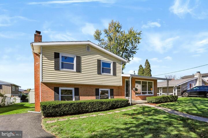 Property Photo: 202 Wood Street PA 17011