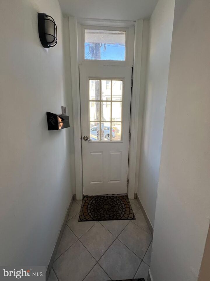 Property Photo: 806-08 Catharine Street 1st Floor PA 19147