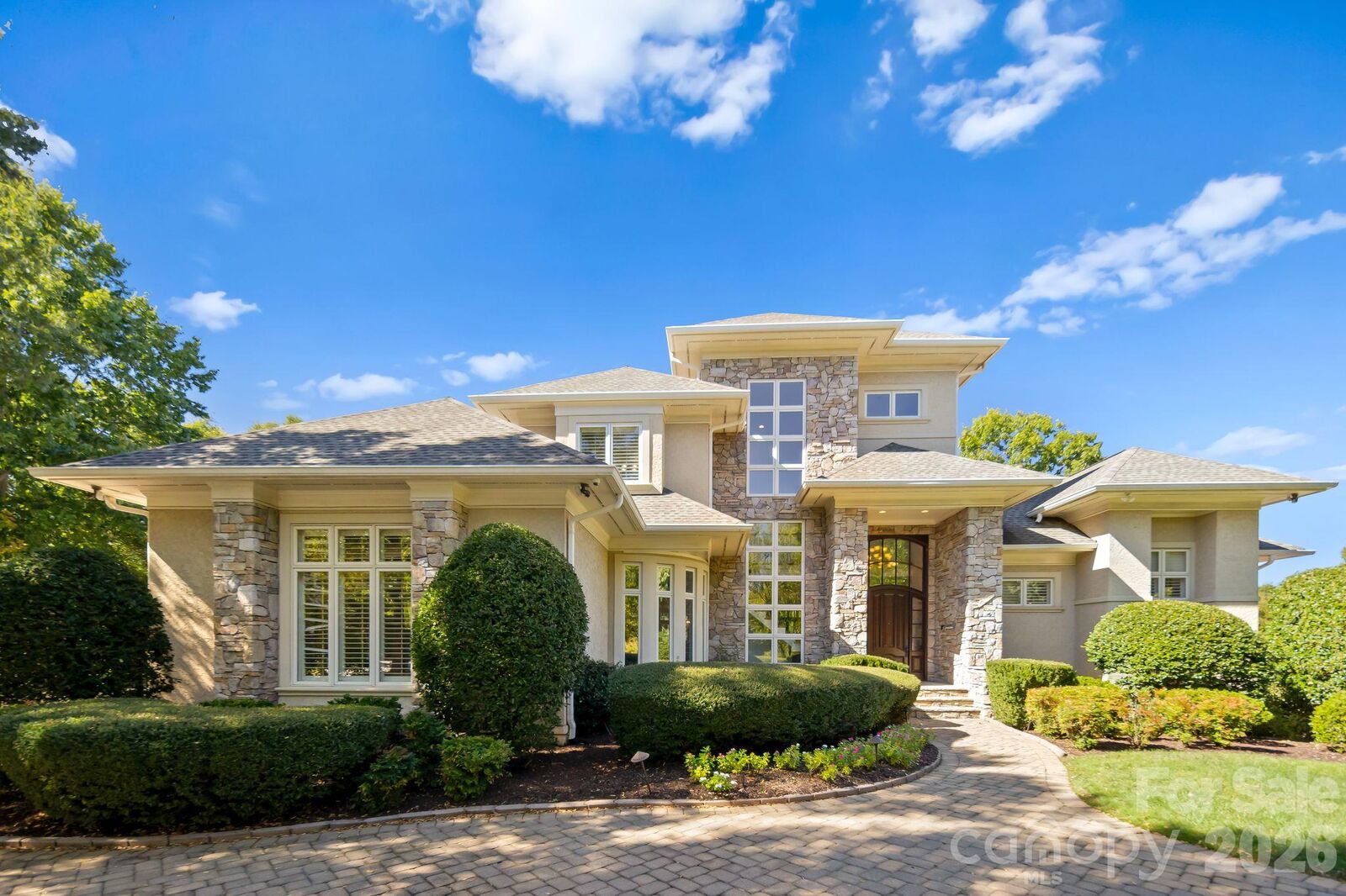 Property Photo: 14606 Jockeys Ridge Drive NC 28277