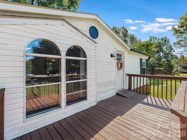 Property Photo: 3345 Roundcliff Drive NC 28025