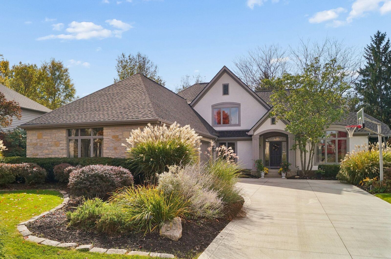Property Photo: 6181 Memorial Drive OH 43017