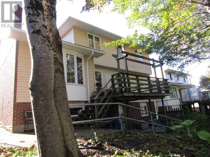 Property Photo:  10 Amberwood Court  NS B3M 3X7 