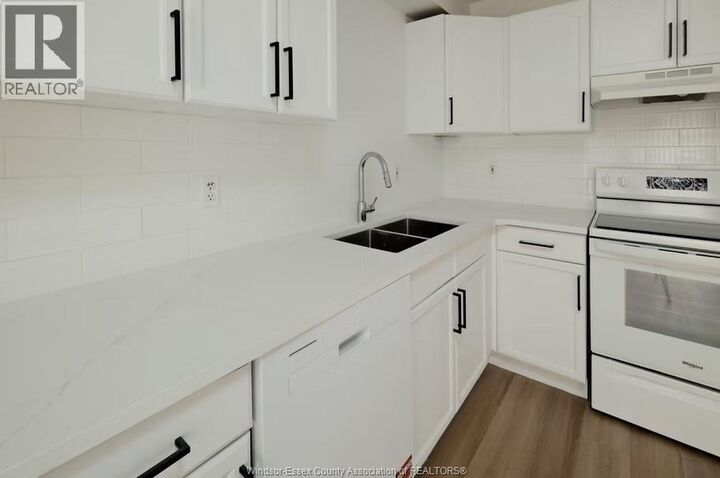 Property Photo:  1664 Fieldcrest Lane  ON N8N 4Z8 