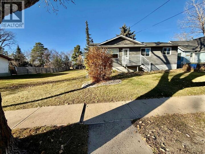 Property Photo:  5224 52 Street  AB T0B 3S0 