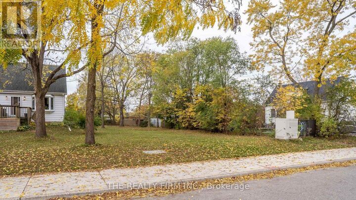Property Photo:  383 Kenmore Place  ON N5Y 1V3 