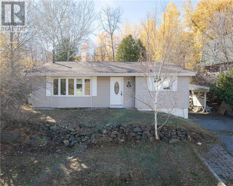 Property Photo:  27 Snowdon Street  ON P3C 4N6 