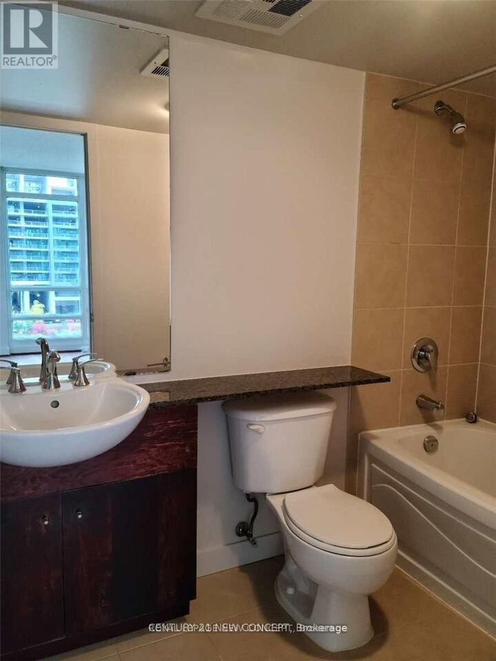 Property Photo: 397 Front Street West 811 ON M5V 3S1