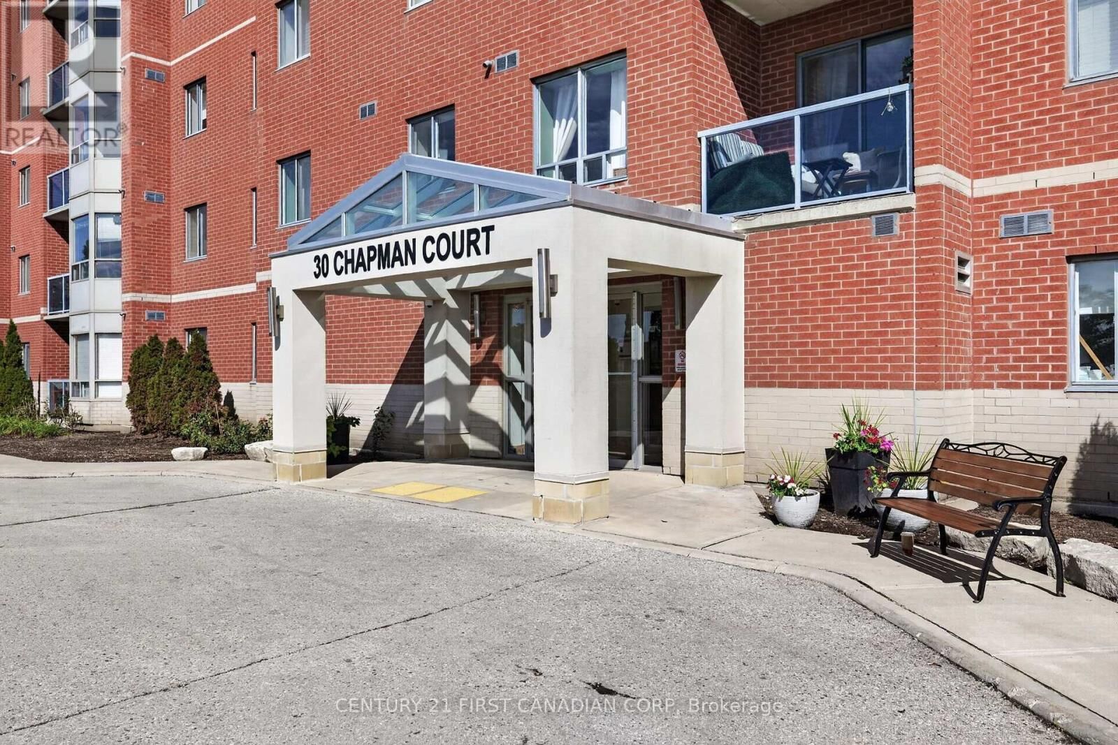 Property Photo: 30 Chapman Court 203 ON N6G 4Y4