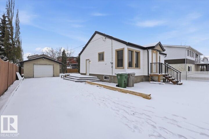 Property Photo: 4720 52 St AB T0C 0V0