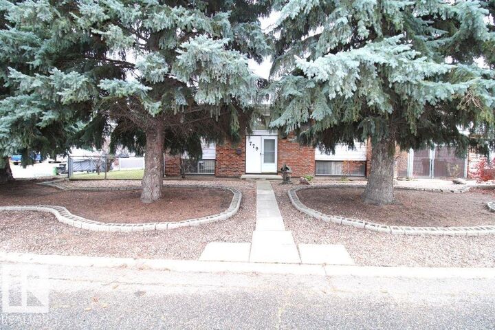 Property Photo:  779 Lee Ridge Road NW  AB T6K 0P6 