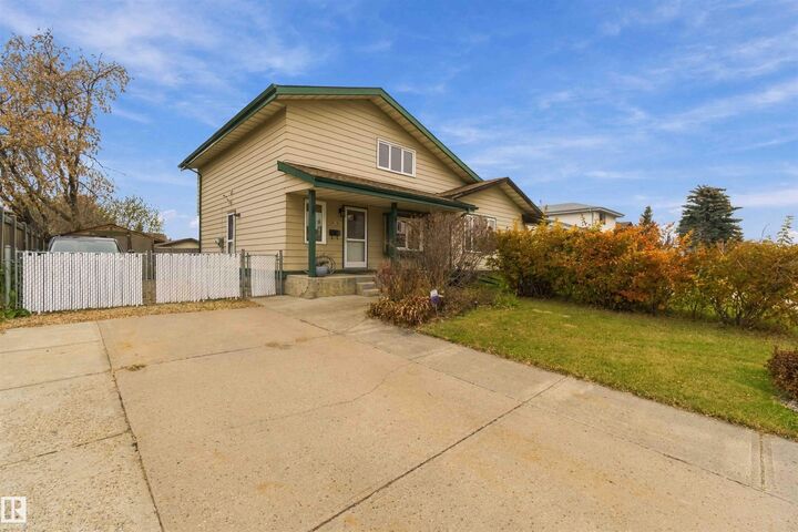 Property Photo:  7932 92 Avenue  AB T8L 3R8 