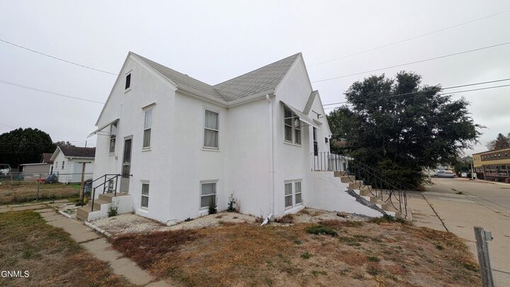 Property Photo:  204 1st Street NE  ND 58554 