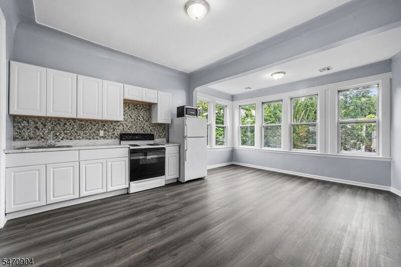 Property Photo:  304 Ridgewood Ave 2  NJ 07112 