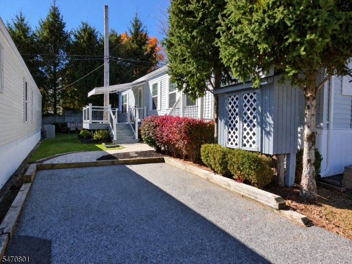Property Photo: 5 Makepeace Dr. NJ 07438