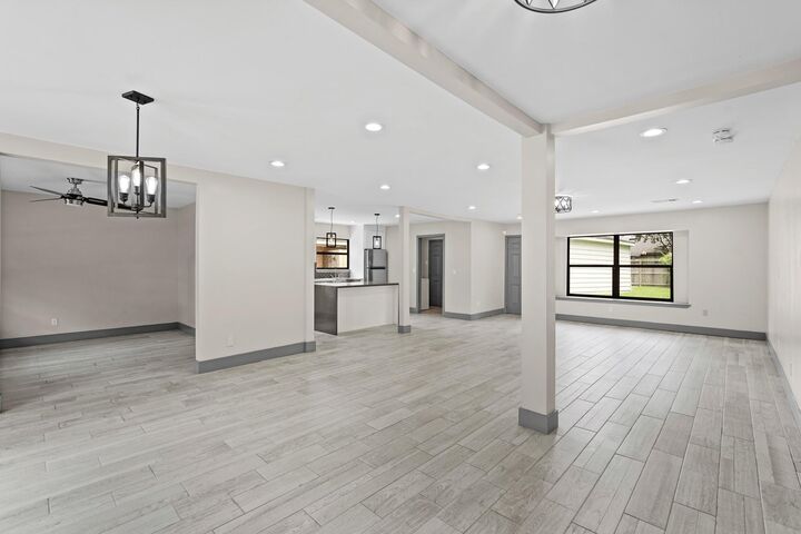 Property Photo:  5522 Braesvalley Drive  TX 77096 