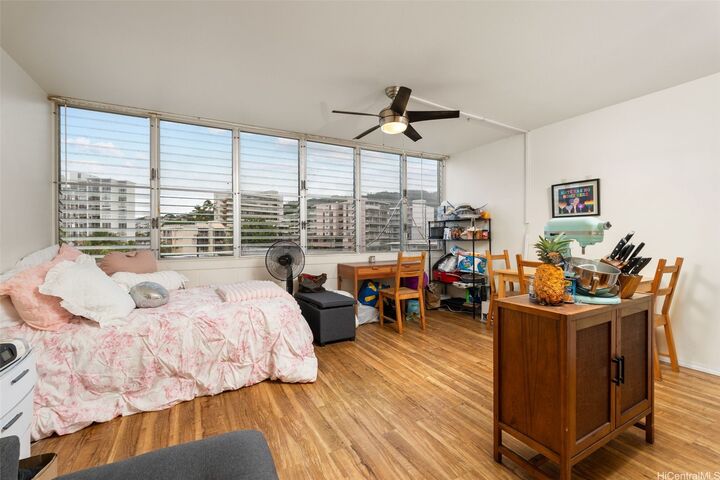 Property Photo:  1550 Wilder Avenue A402  HI 96822 