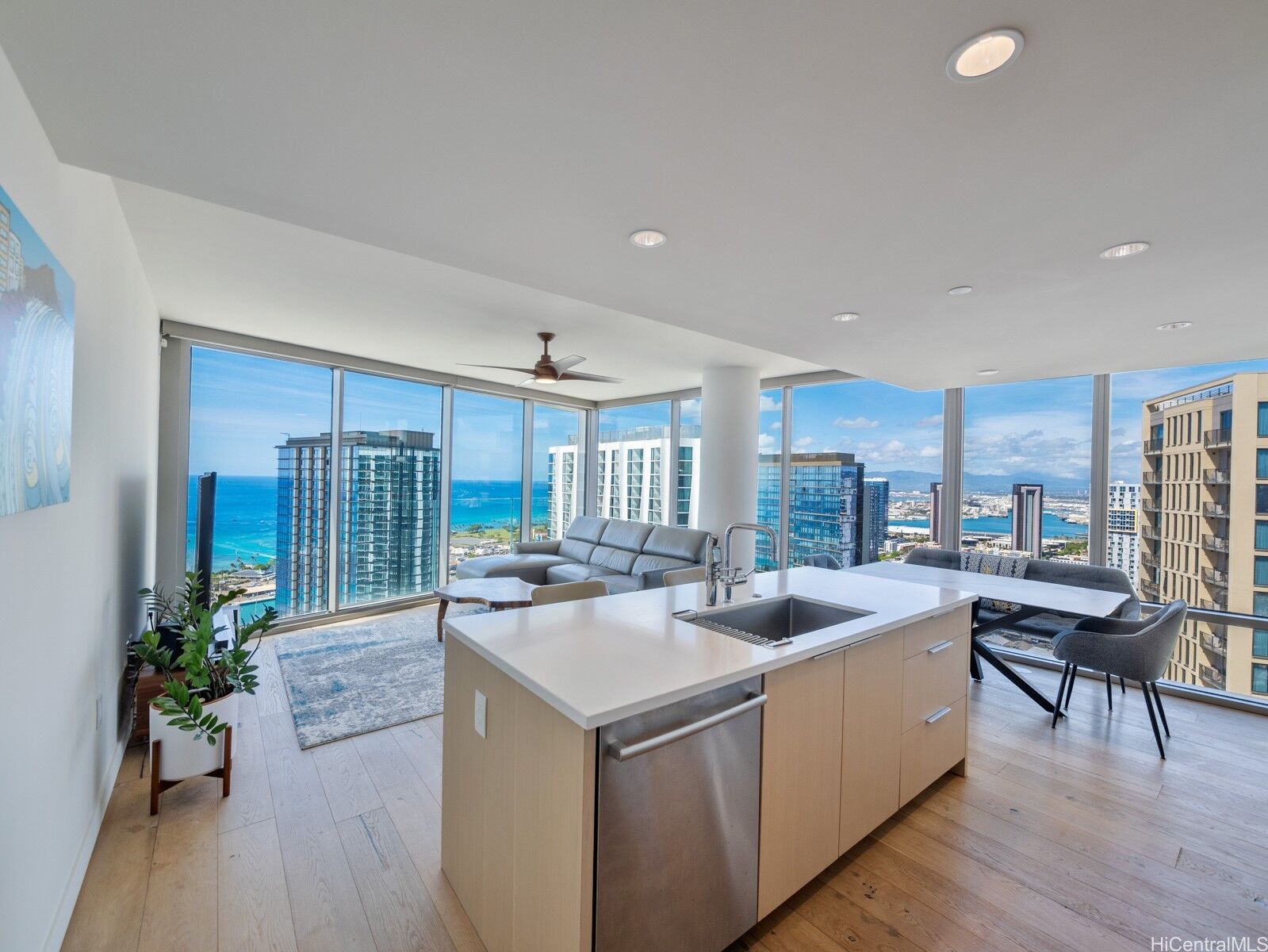 Property Photo: 1001 Queen Street 3801 HI 96814