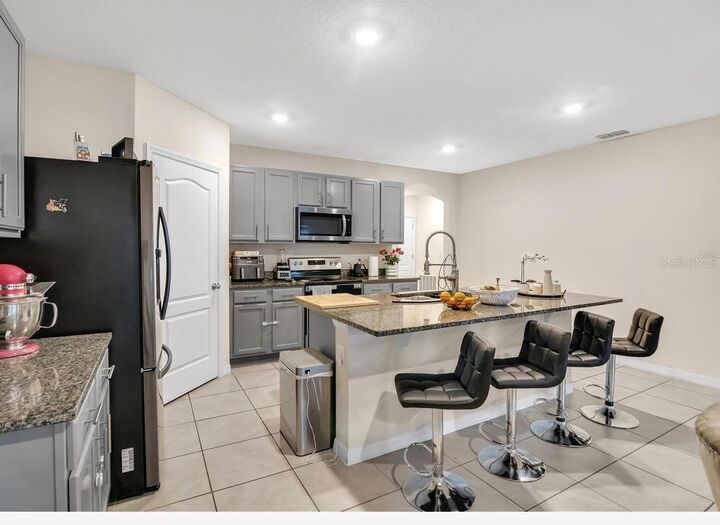Property Photo: 5384 Hickory Downs Way FL 34771