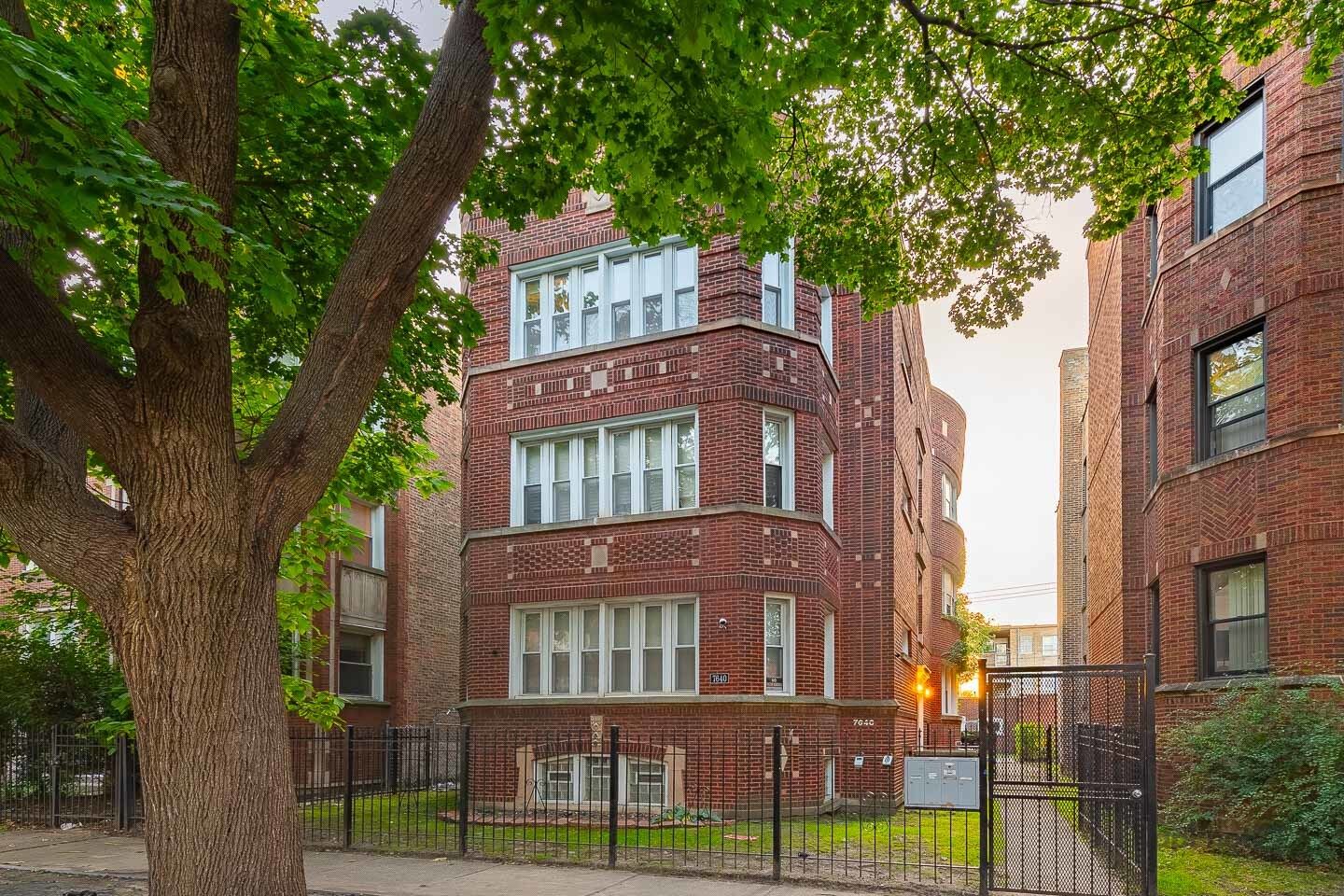 Property Photo:  7640 S Phillips Avenue G  IL 60649 
