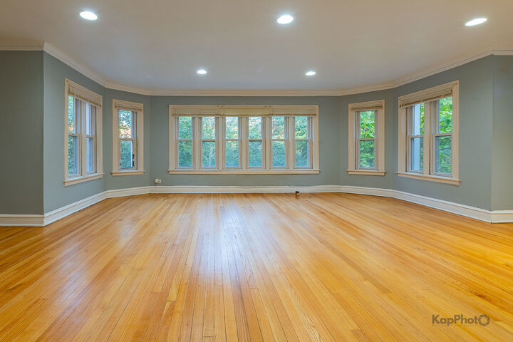 Property Photo:  7640 S Phillips Avenue 3  IL 60649 